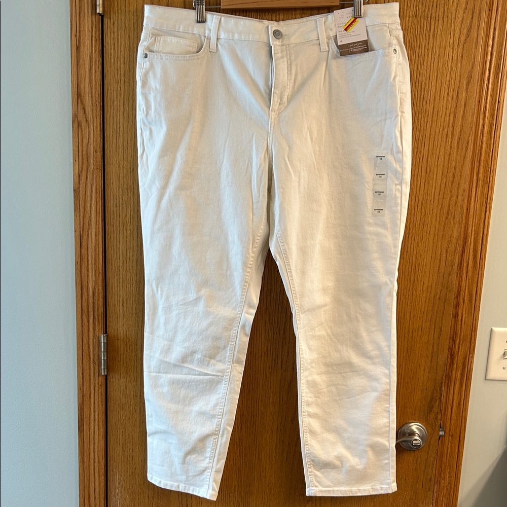 LC Lauren Conrad Cream Boyfriend Jeans
